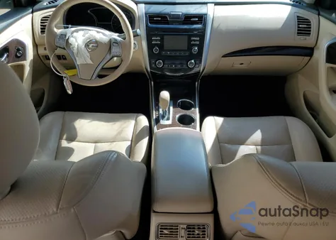 2015 Nissan Altima 2.5 из США, поврежденный, VIN 1N4AL3AP2FN354371